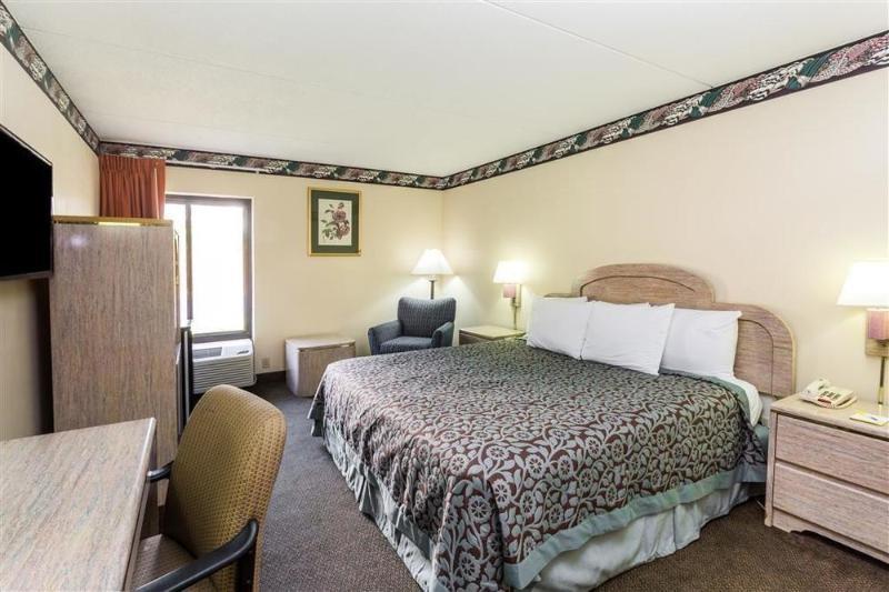 Days Inn & Suites By Wyndham Peachtree Corners Norcross Eksteriør billede